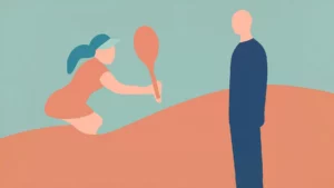 Une joueuse de tennis lance la balle à son partenaire qui la regarde les bras ballants